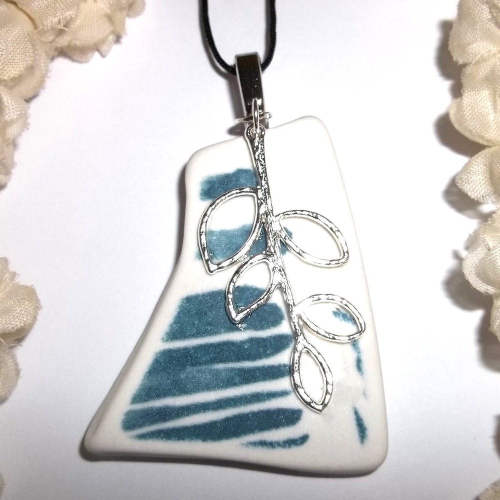 Statement Necklace Pendant Blue White Silver Adjustable Length Leaf Branch A966